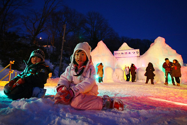 Снежный фестиваль в Японии (19 фото)