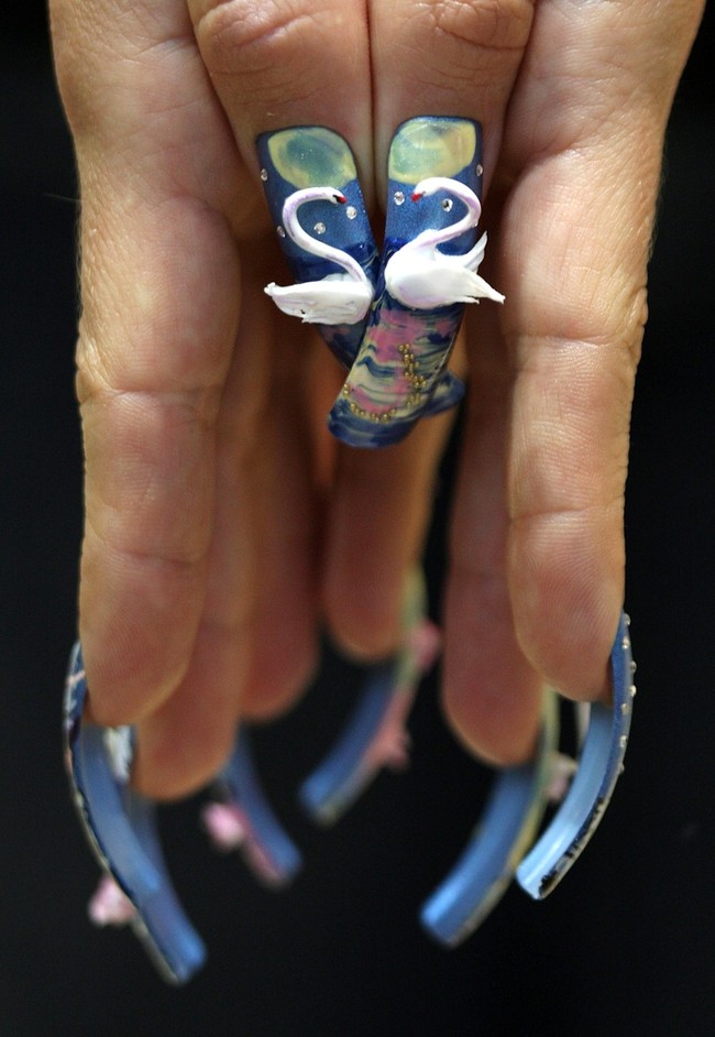 Выставка ногтей в Токио (10 фото)
