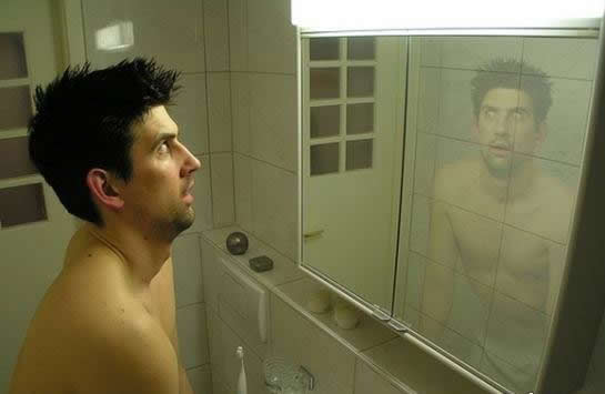 Отражение в зеркале (14 фото)