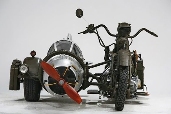 Мотоцикл с люлькой в виде самолета (4 фото)