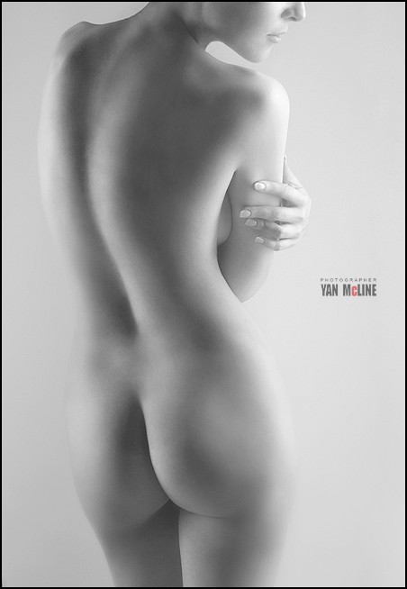 Качественные эротические фотографии от Yan McLine (25 фото)