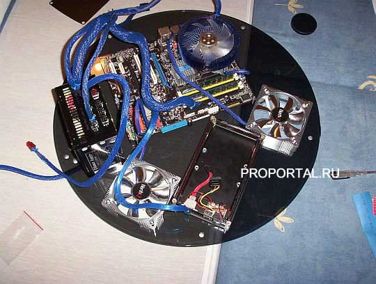 Компьютер в литом диске