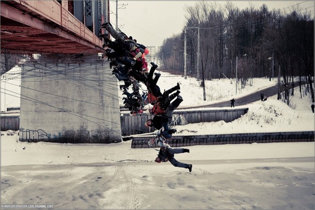 Экстримальный прыжок с ЖД моста (15 фото)