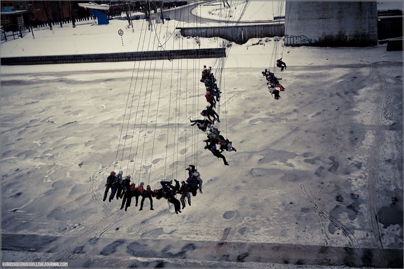 Экстримальный прыжок с ЖД моста (15 фото)