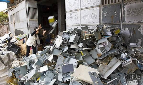 Куда уходят старые "железки" в Китае (21 фото)