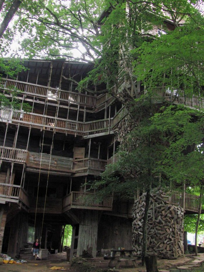 30-метровый дом из дерева - А вам слабо ? (33 фото)