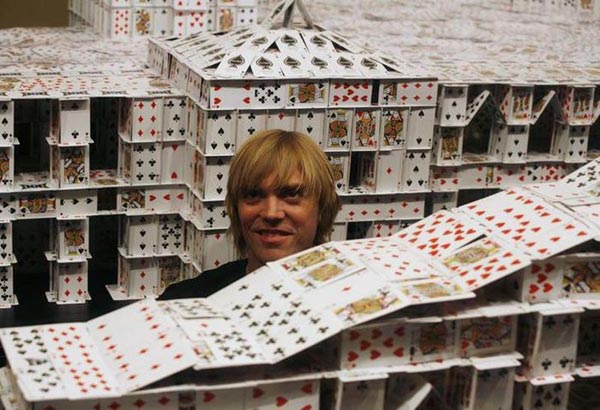 Самый большой в мире Карточный домик (10 фото)