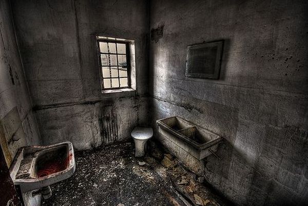 Необычные ванные комнаты (17 фото)
