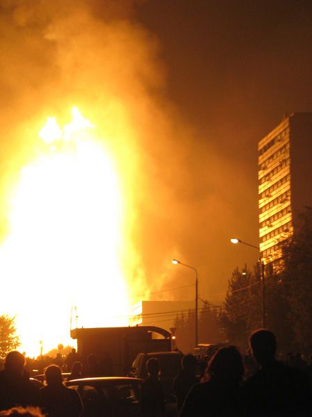 Аццкий пожар в Москве - Столб огня в 200 метров (Видео + 11 фото)