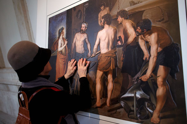 Самая необычная выставка картин для слепых Hoy Toca el Prado (10 фото)