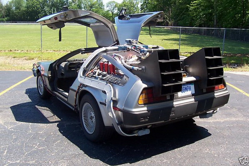 Машина времени De Lorean DMC-12 (11 фото) Машина времени De Lorean DMC-12 (11 фото)