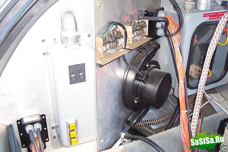 Машина времени De Lorean DMC-12 (11 фото) Машина времени De Lorean DMC-12 (11 фото)