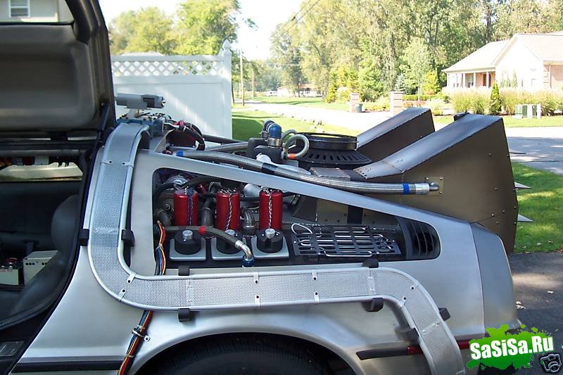 Машина времени De Lorean DMC-12 (11 фото) Машина времени De Lorean DMC-12 (11 фото)