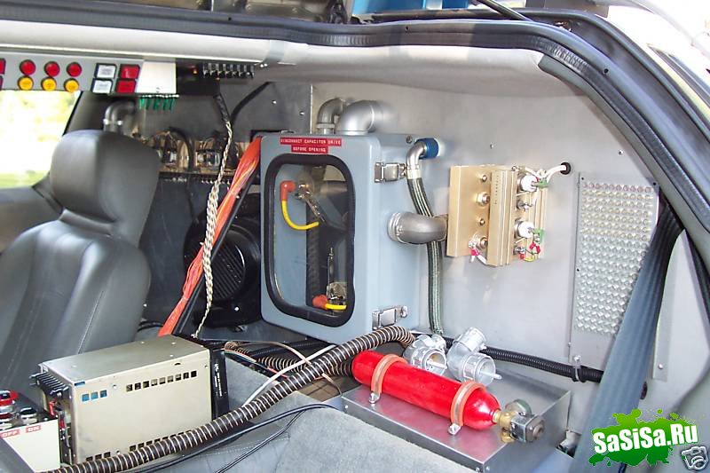 Машина времени De Lorean DMC-12 (11 фото) Машина времени De Lorean DMC-12 (11 фото)