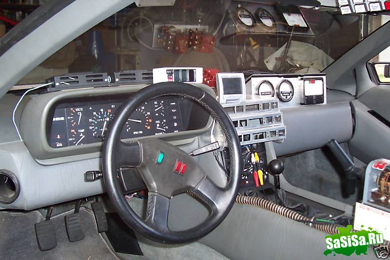 Машина времени De Lorean DMC-12 (11 фото) Машина времени De Lorean DMC-12 (11 фото)