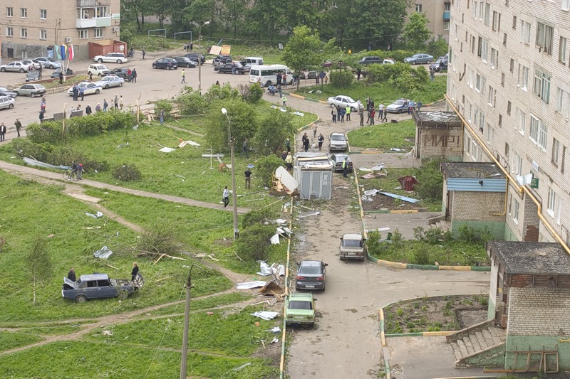 Жесть: Смерч в Краснозаводске (22 Фото + 7 Видео) Жесть: Смерч в Краснозаводске (22 Фото + 7 Видео)