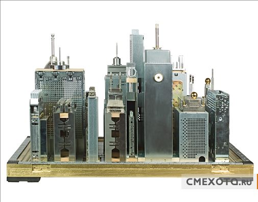 Целый город из компьютерных плат и деталей (11 фото) Целый город из компьютерных плат и деталей (11 фото)